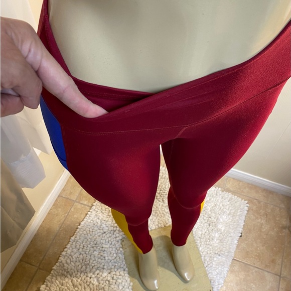 Power Hold Fabletics Red Blue Yellow High Rise Ex Small Athletic Leggings NWOT - Picture 10 of 14